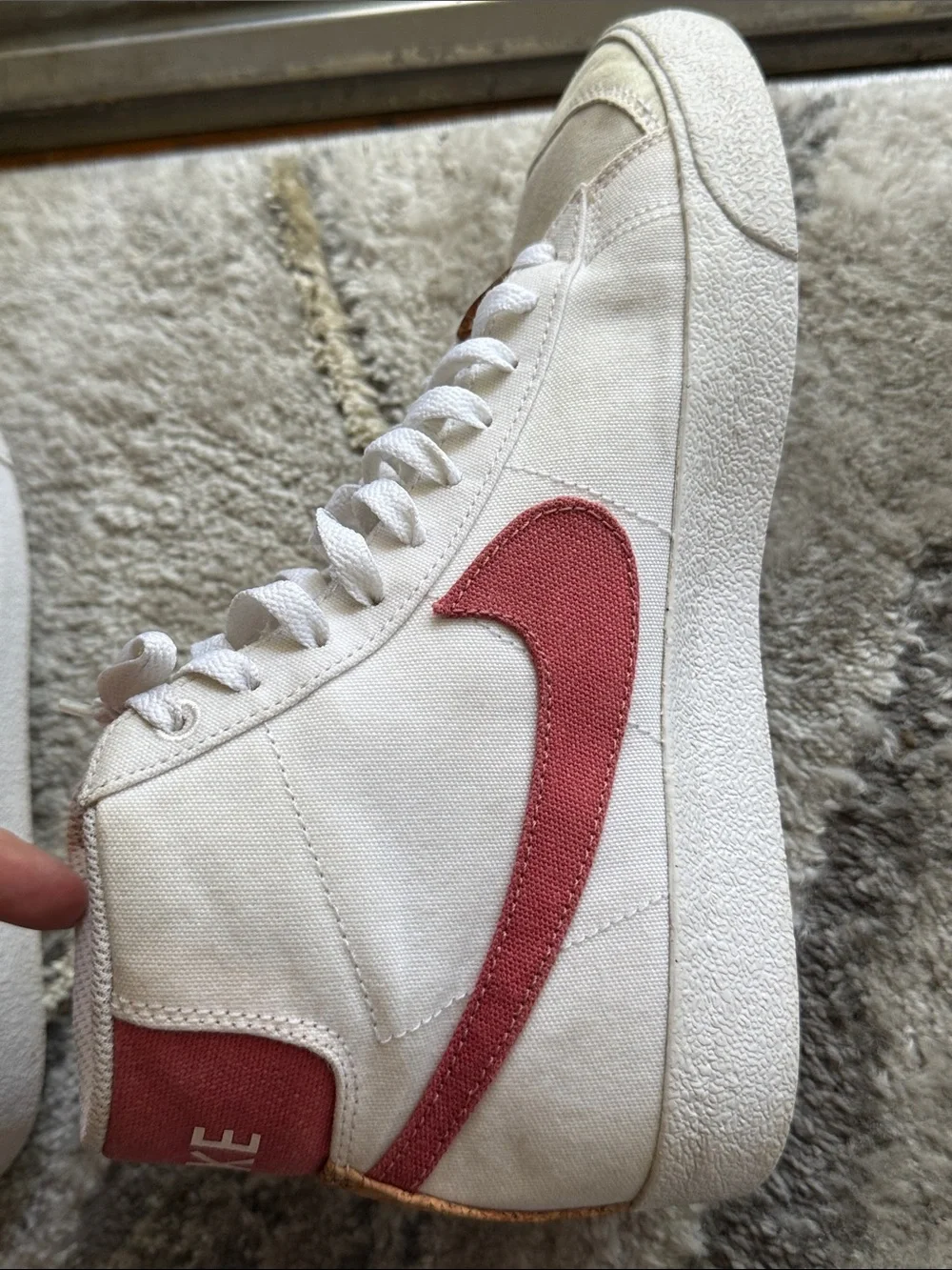 Nike Women high-Top Sneakers in Cream with Coral Swoosh Green Embroidery Blazers